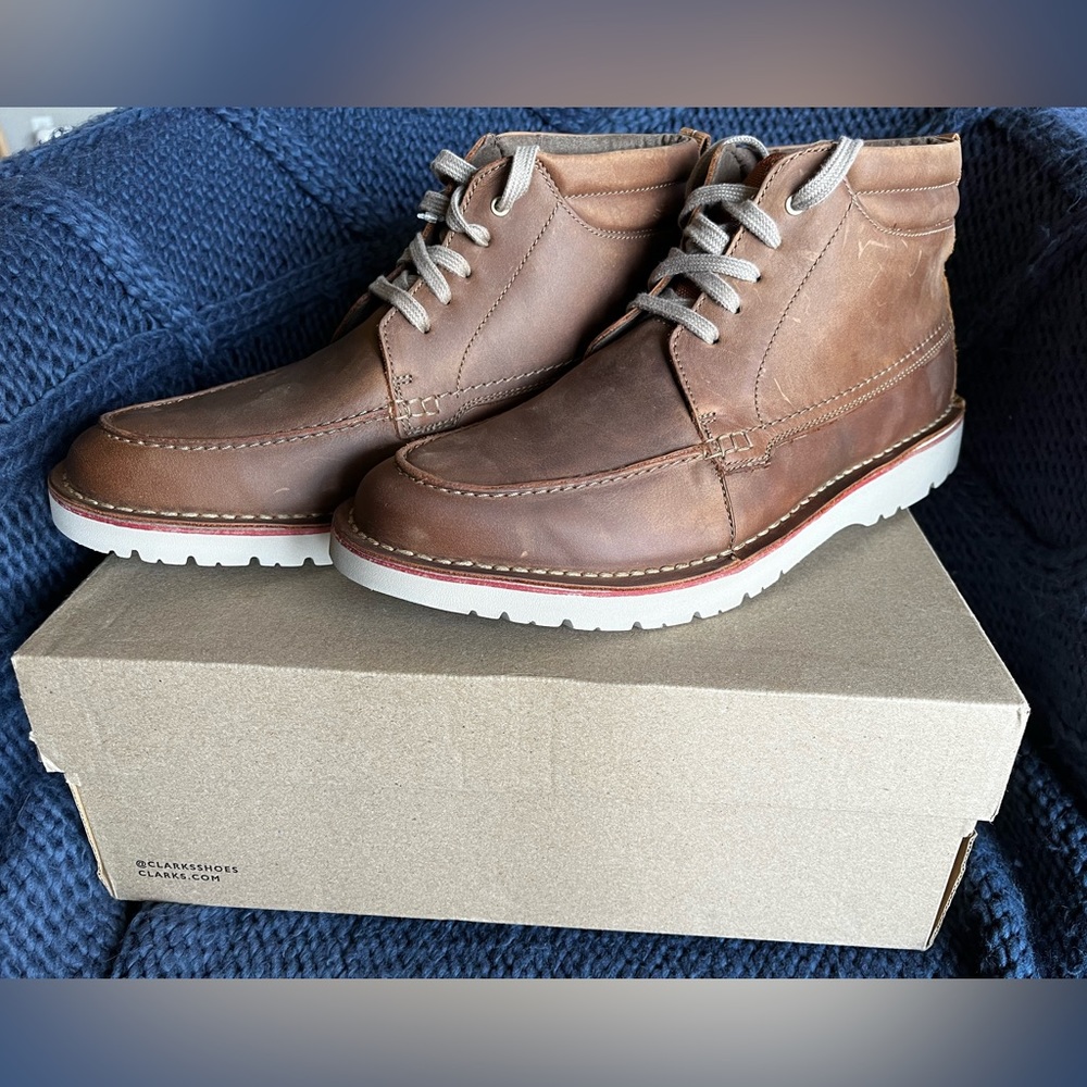 Clarks - Vargo Moc Beeswax Boot (brand new!) - men’s 9.5 wide fit